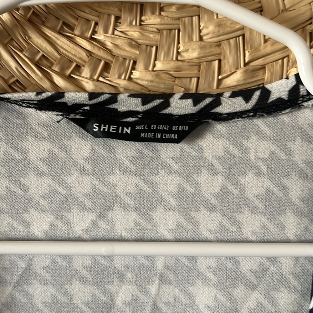 Large Houndstooth Cardigan - Picture 2 of 5